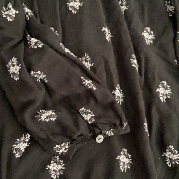 Floral top - Picture 3 of 3